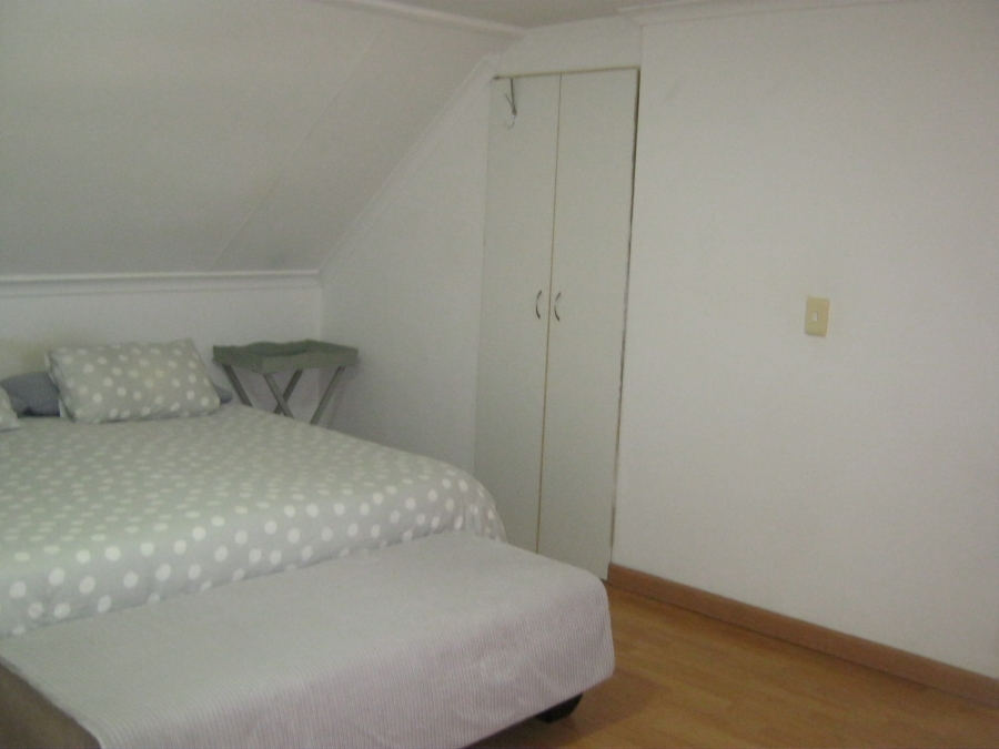 To Let 3 Bedroom Property for Rent in Longdown Western Cape